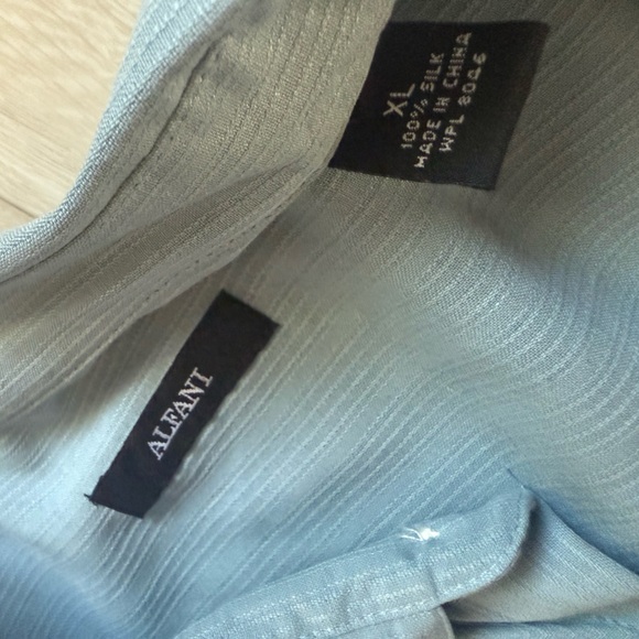 3/$10 Alfani Short Sleeve Light Blue Button Down Silk Shirt - Picture 4 of 6